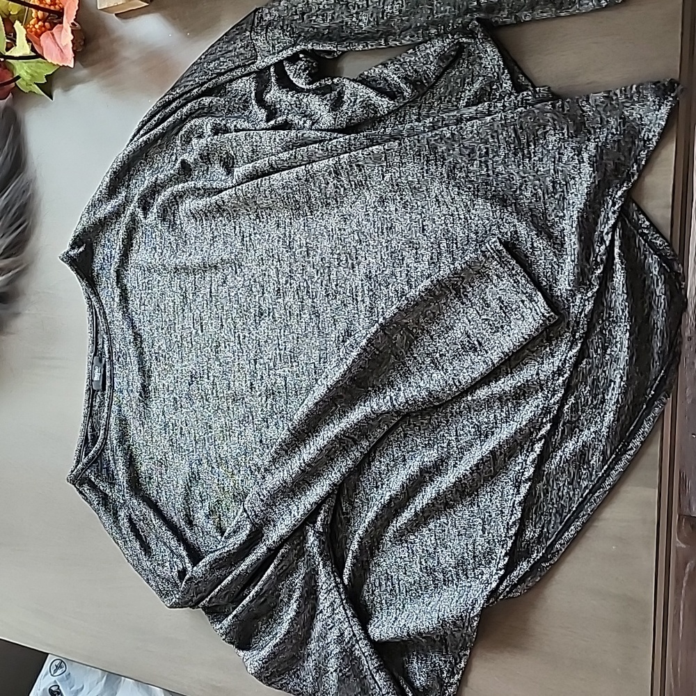 Asymmetrical long sleeve shirt 2X